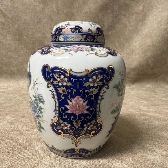 vintage Toyo Vase Gold Blue Peacock Vase Made in Japan Beautiful Collectible - Picture 2 of 8